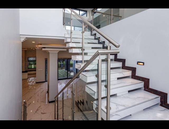 5 BEDROOM HOUSE FOR SALE IN STEYN CITY